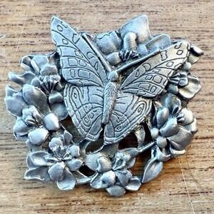 VTG Birds Blooms 1998 Brooch Pewter Lapel Pin Butterfly Wreath Floral Grannycore